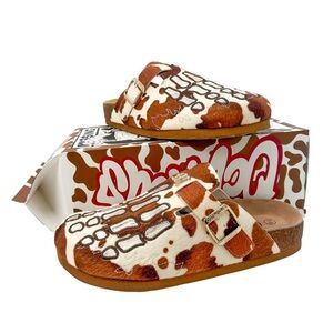 OCTAVIOUS MARKS DONT CRY OVER SPILLED MILK CLOGS : SIZE 5/6